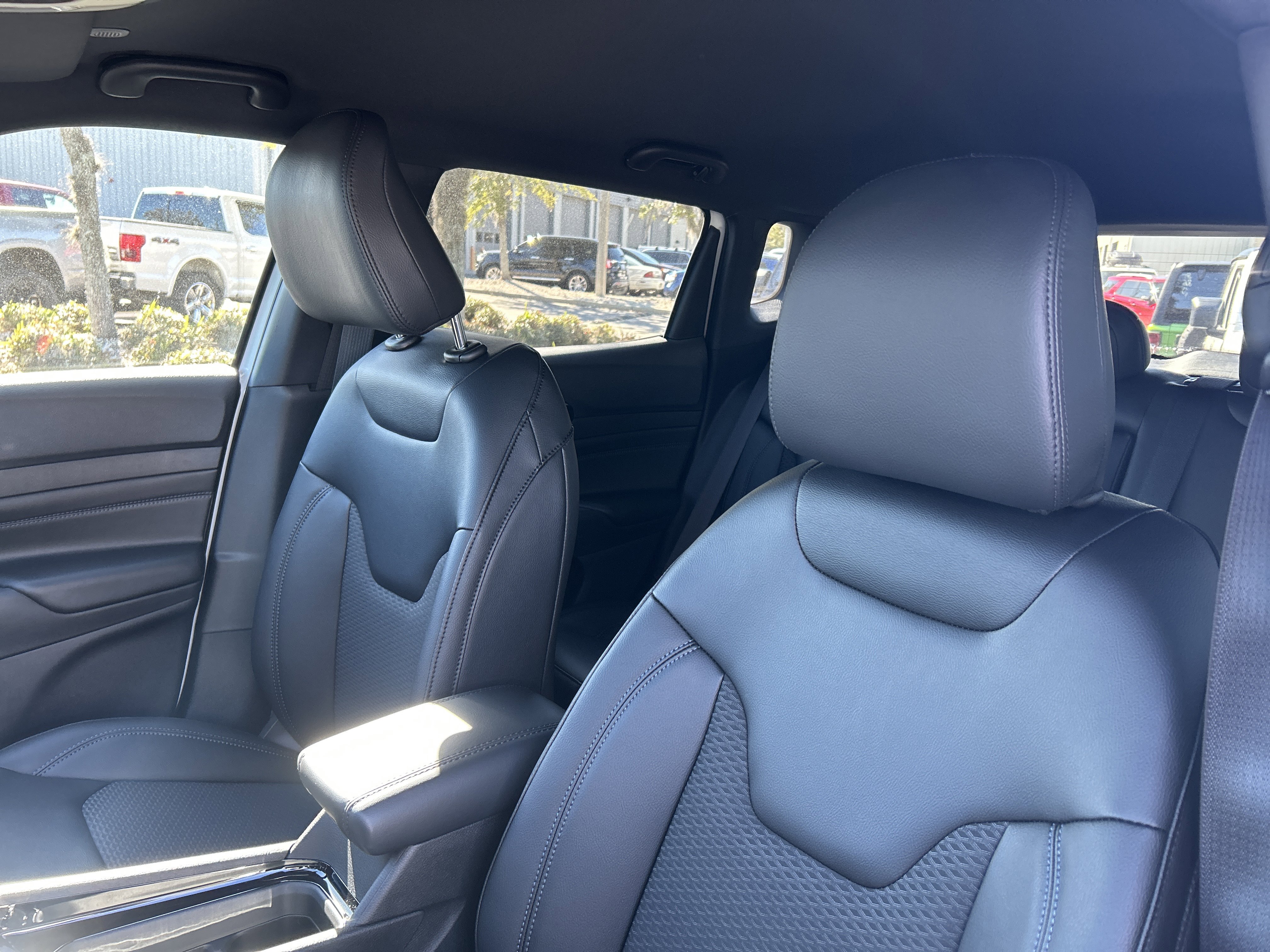 New 2026 Jeep Compass Latitude image 14