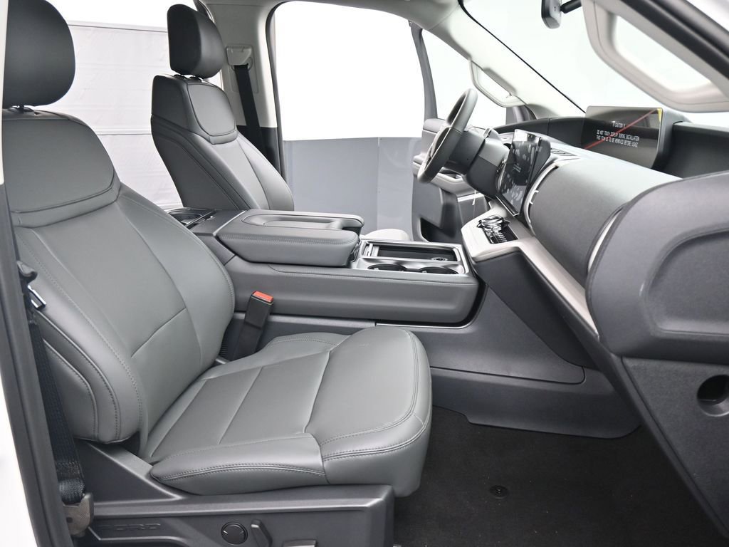 New 2026 Ford Expedition Active image 3