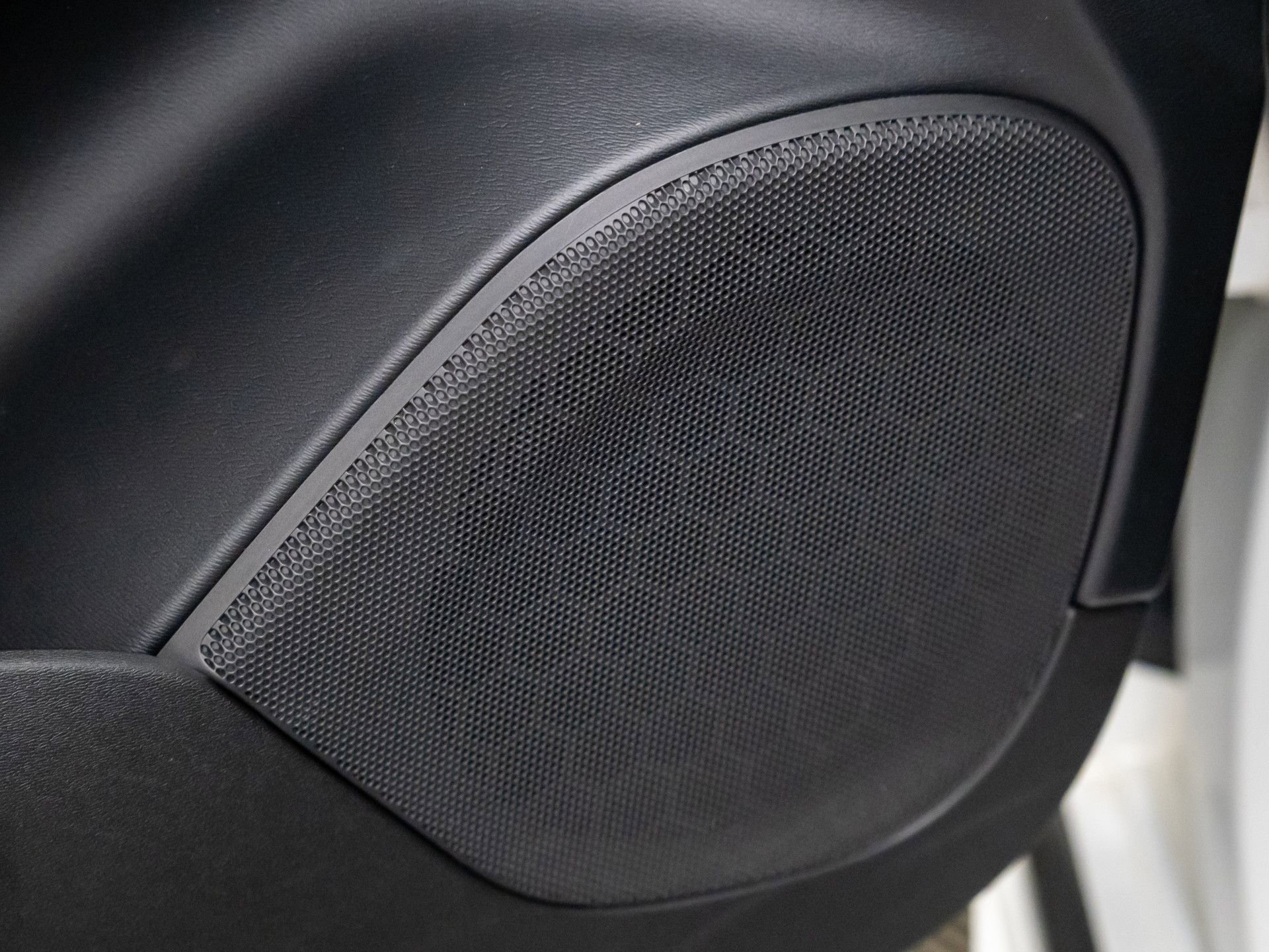 Used 2023 Volvo XC90 B6 Ultimate w/ Protection Package Premier image 15