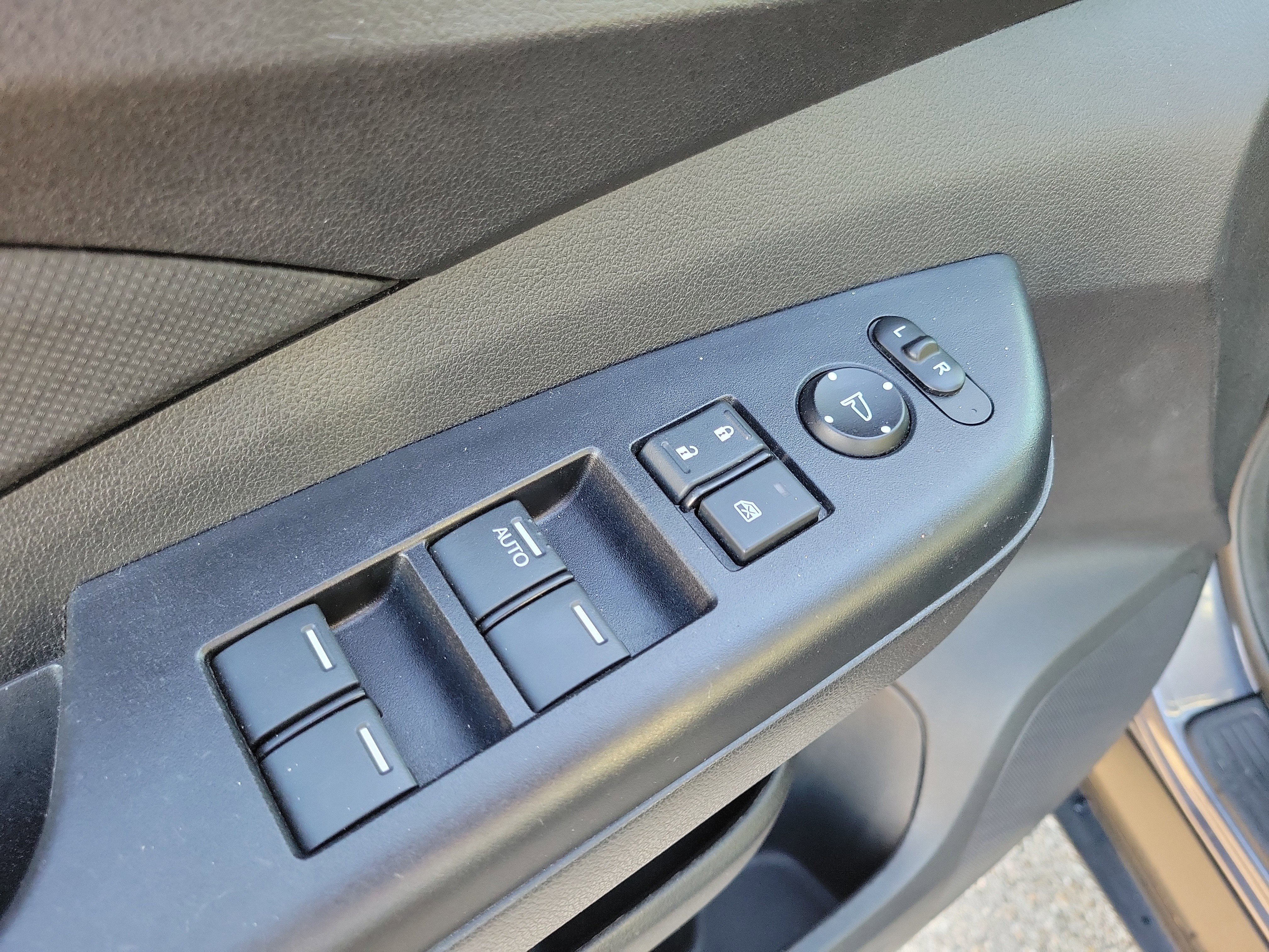 Used 2016 Honda CR-V SE image 22