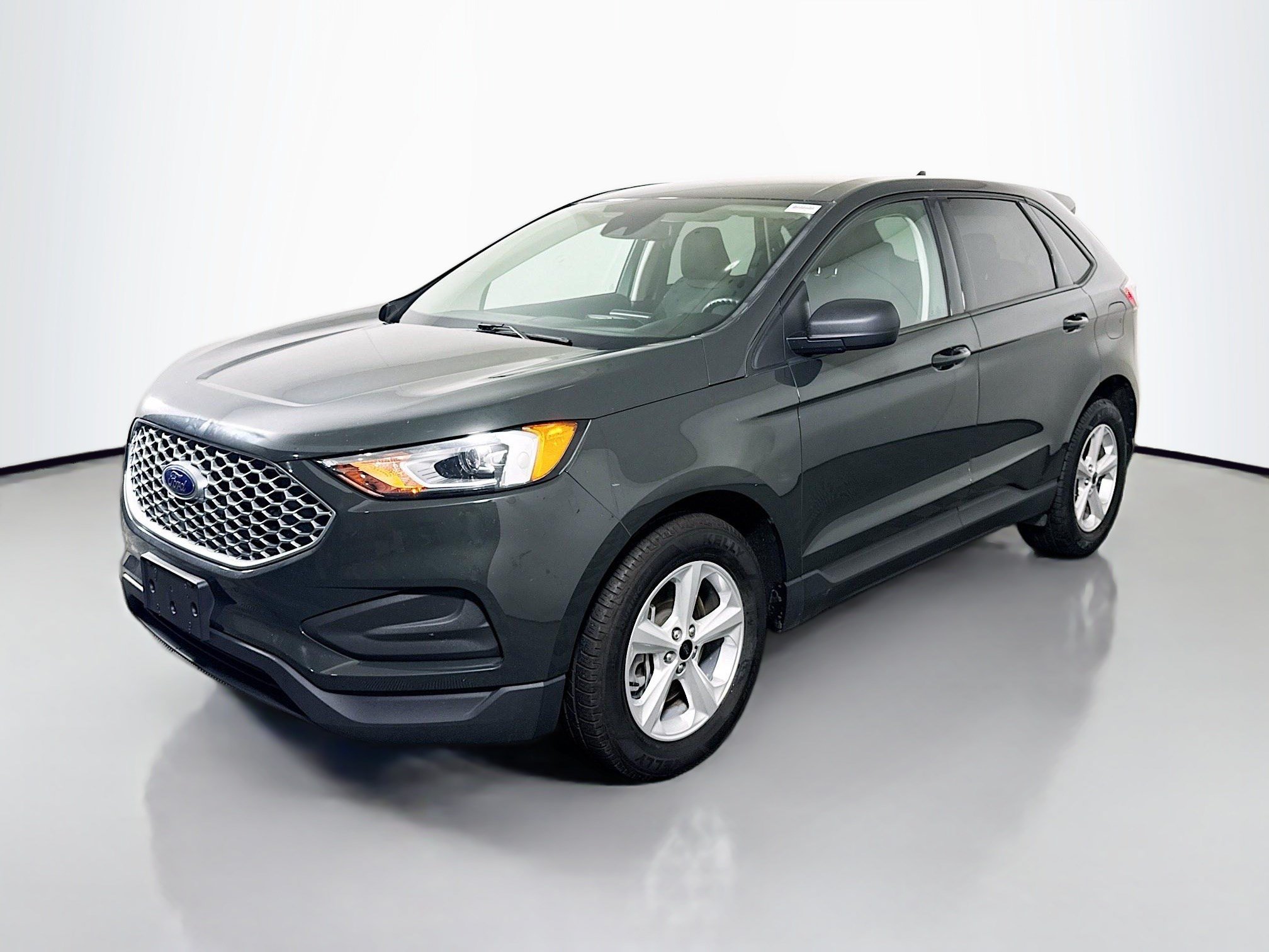 Used 2023 Ford Edge SE AWD/4WD image 4