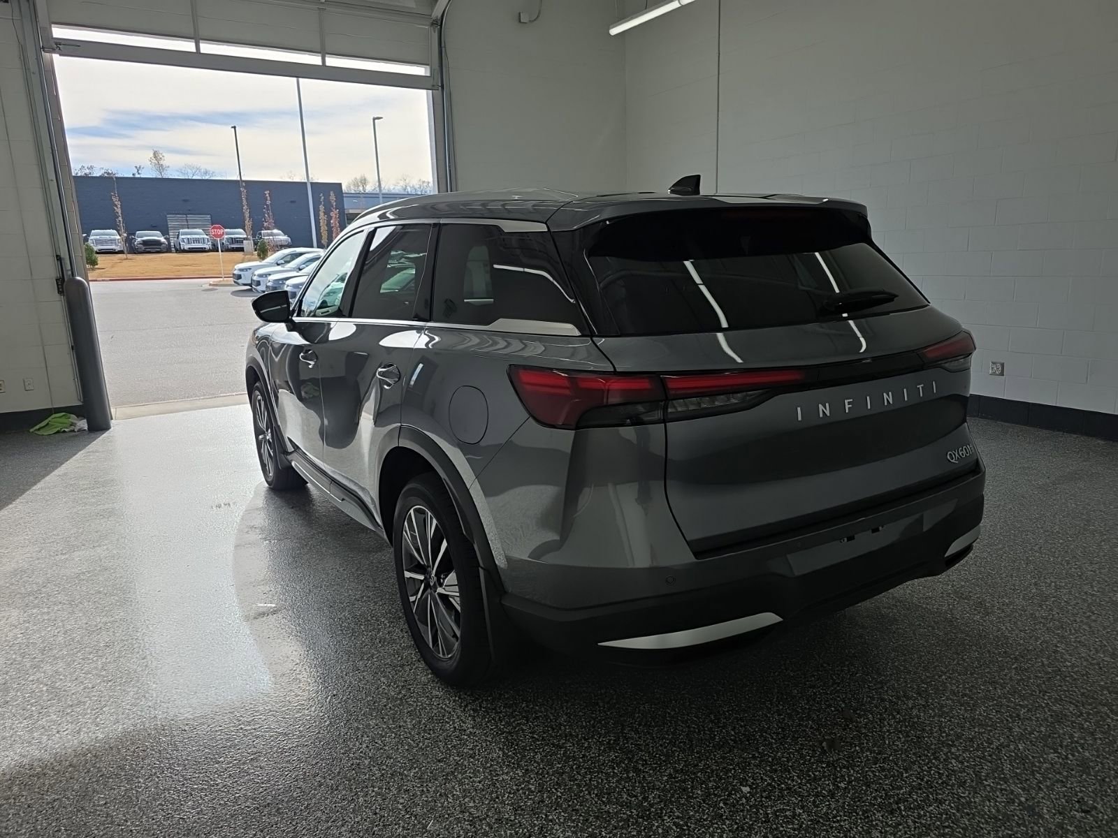 New 2026 INFINITI QX60 Luxe w/ Cargo Package image 3