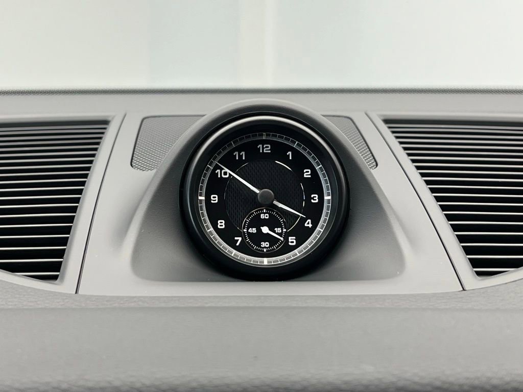 New 2026 Porsche Macan image 12