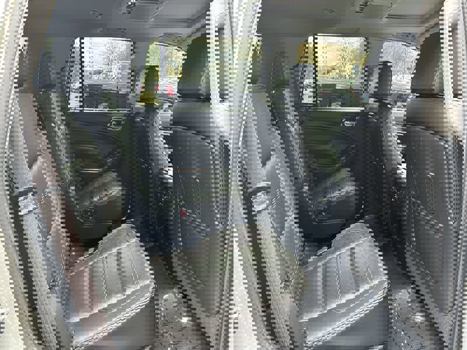 Used 2015 GMC Yukon Denali w/ Open Road Package image 5