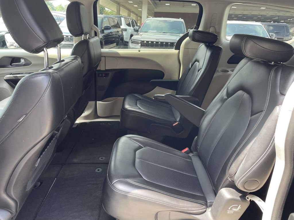Certified 2024 Chrysler Pacifica Touring-L FWD image 20