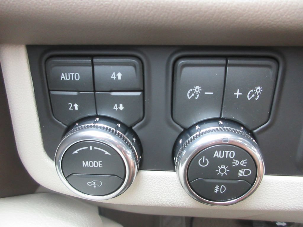 New 2026 GMC Yukon Denali w/ Denali Reserve Package AWD/4WD image 17