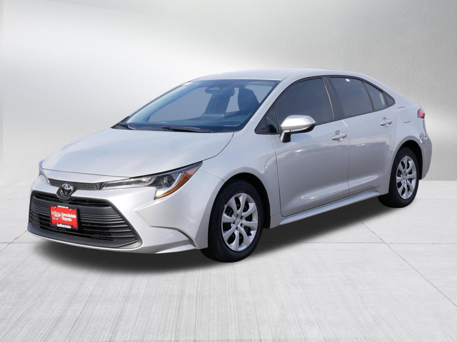 Certified 2025 Toyota Corolla LE w/ Convenience Package FWD image 3