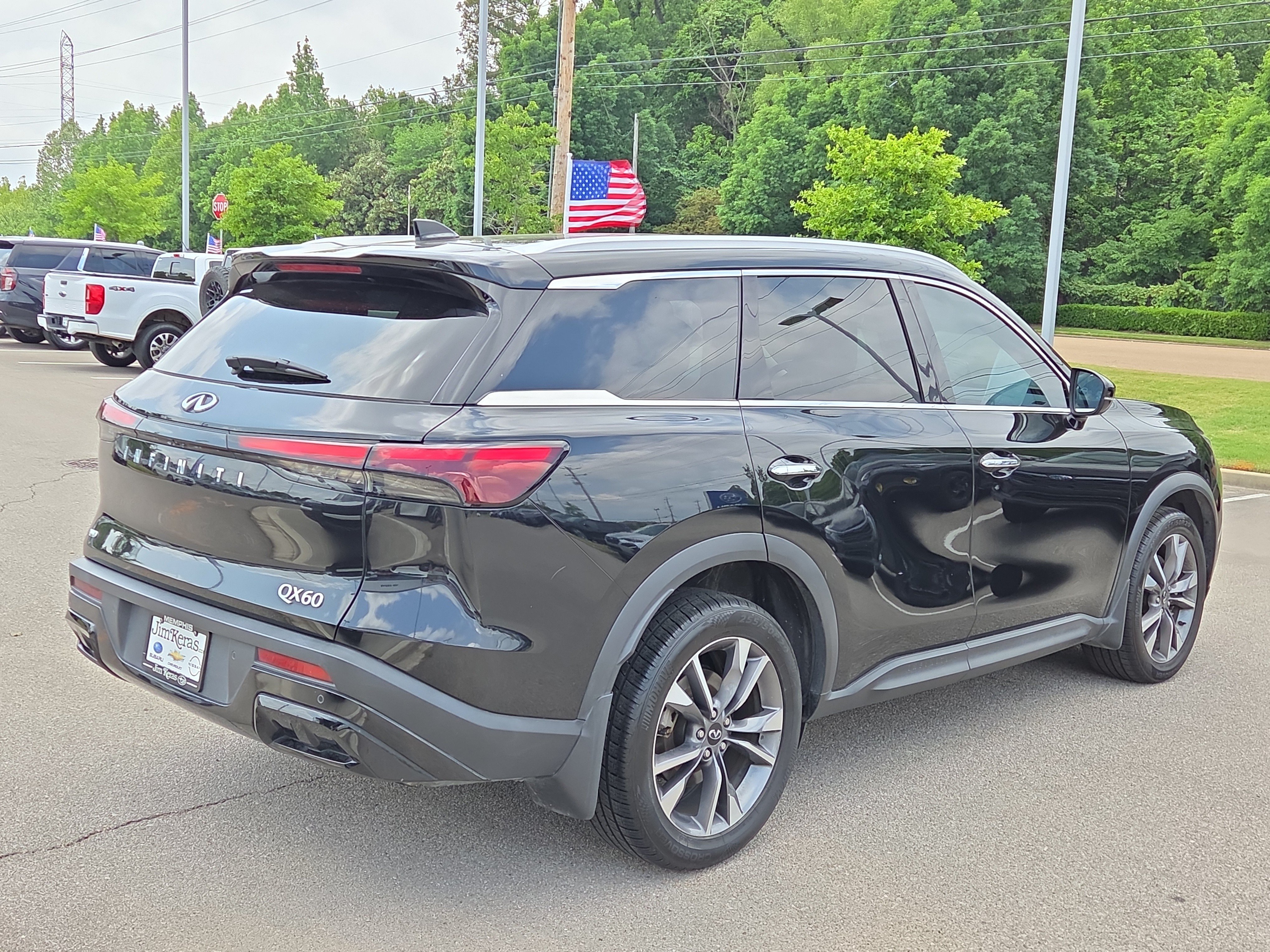 Used 2023 INFINITI QX60 Luxe w/ Cargo Package AWD/4WD image 3