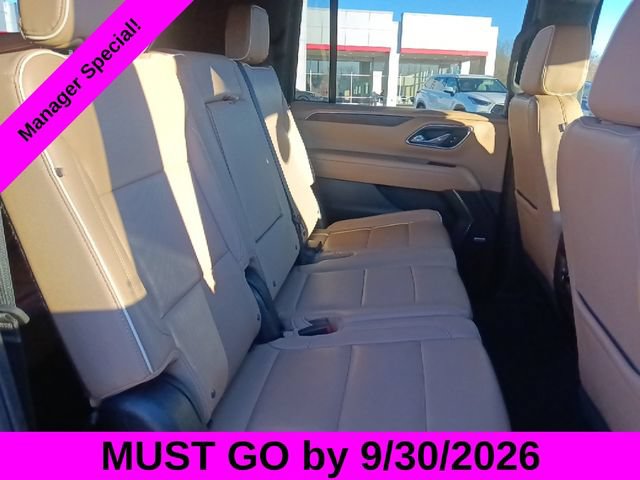 Used 2024 Chevrolet Suburban Premier RWD image 32