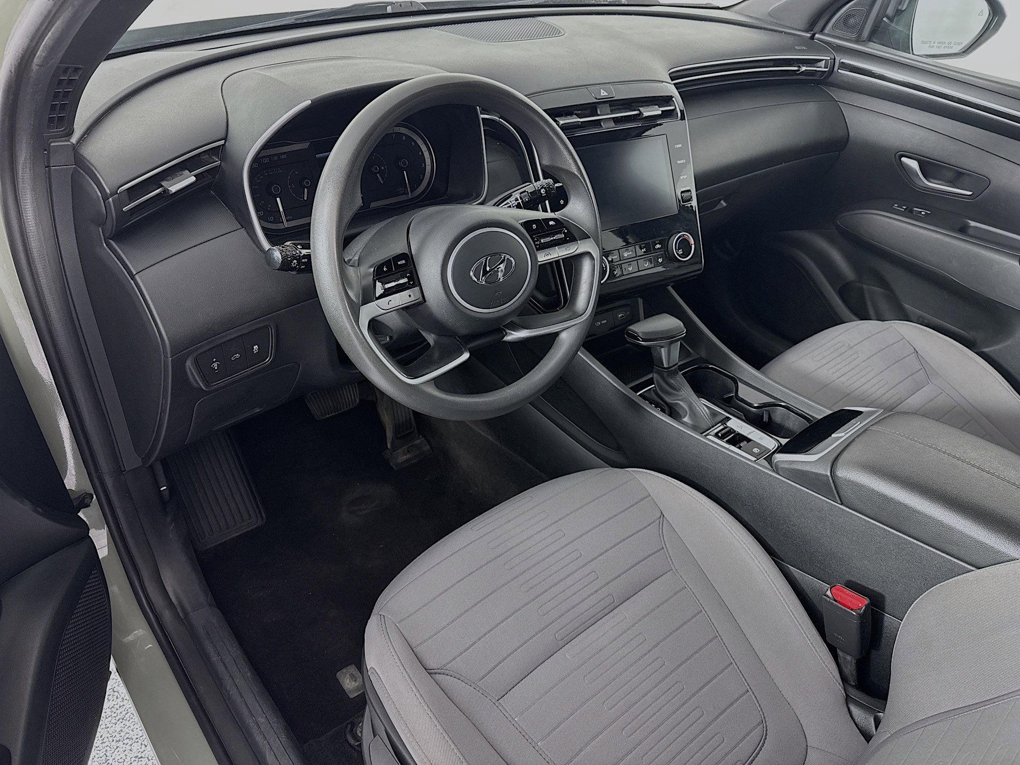 Used 2023 Hyundai Santa Cruz SE image 9
