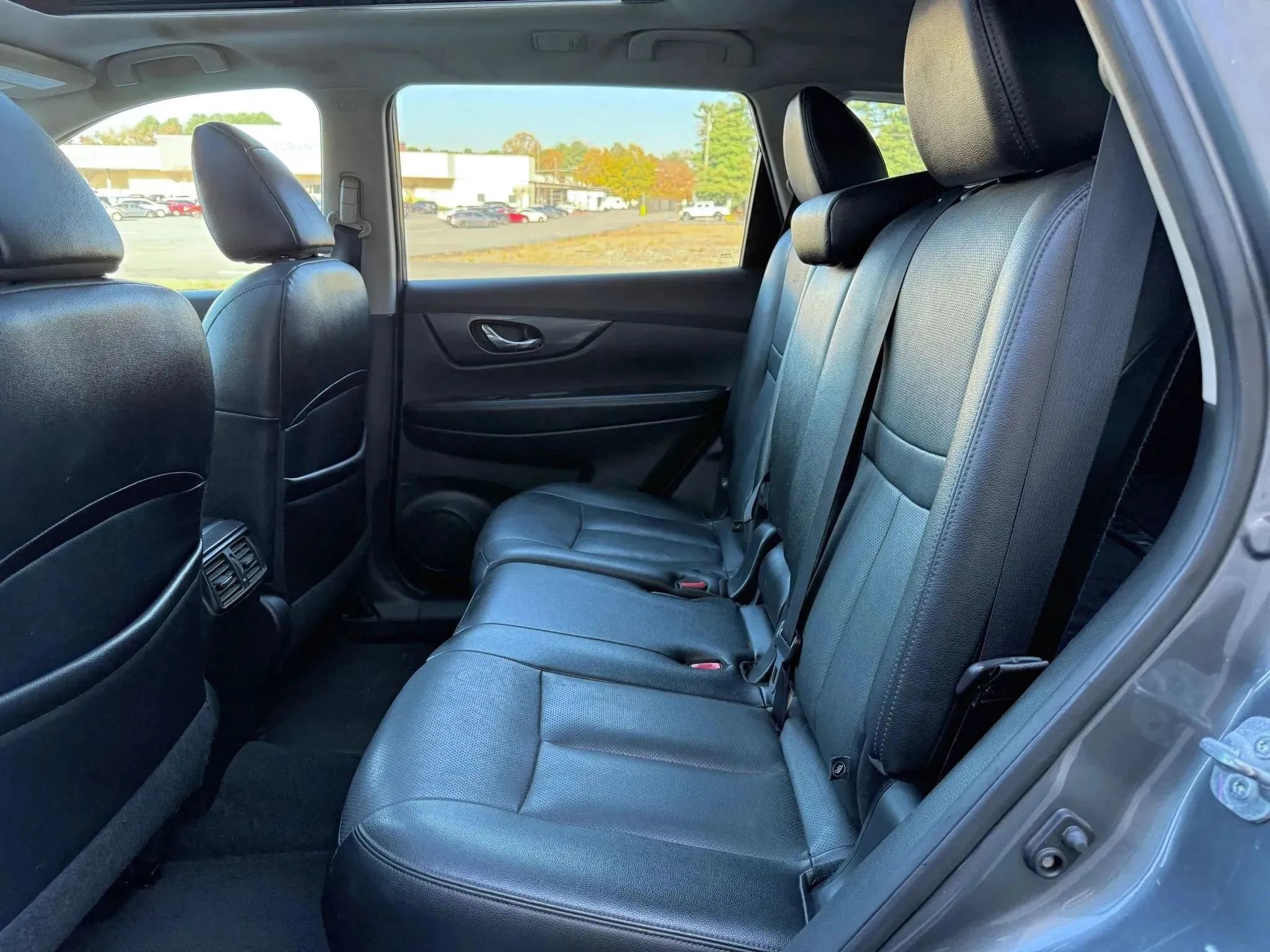 Used 2016 Nissan Rogue SL w/ SL Premium Package image 21