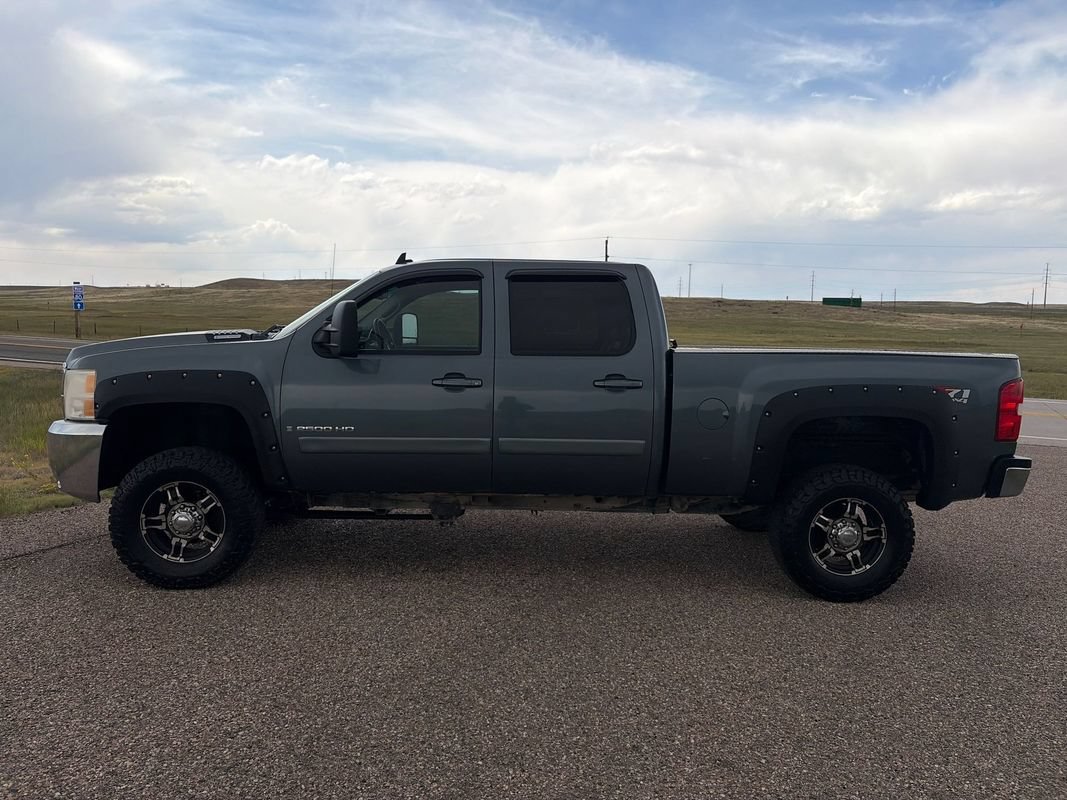 Used 2008 Chevrolet Silverado 2500 LTZ w/ Suspension Package, Off-Road AWD/4WD image 2