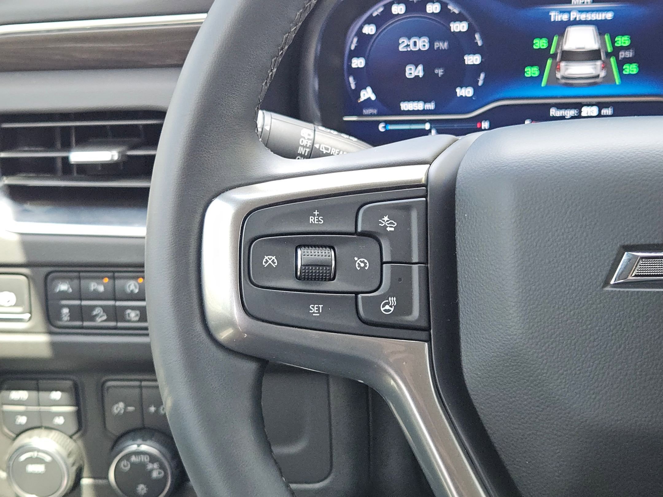 Certified 2024 Chevrolet Tahoe Z71 w/ Luxury Package image 21