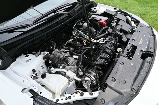 Used 2025 Nissan Altima 2.5 SV FWD image 14