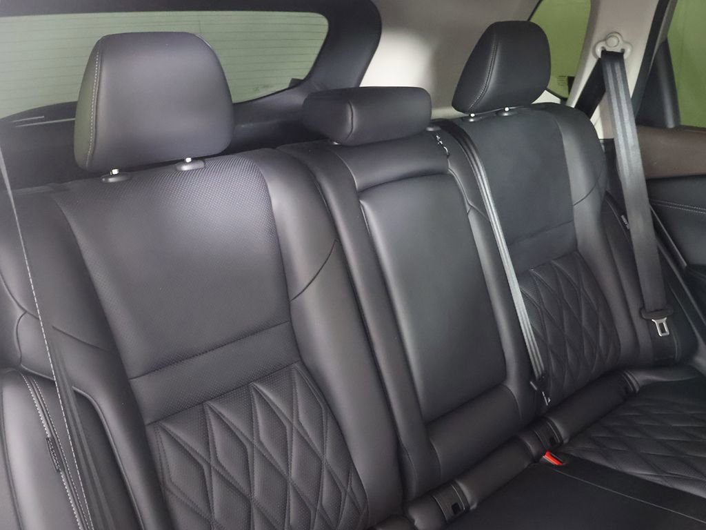 Used 2023 Nissan Rogue Platinum image 33