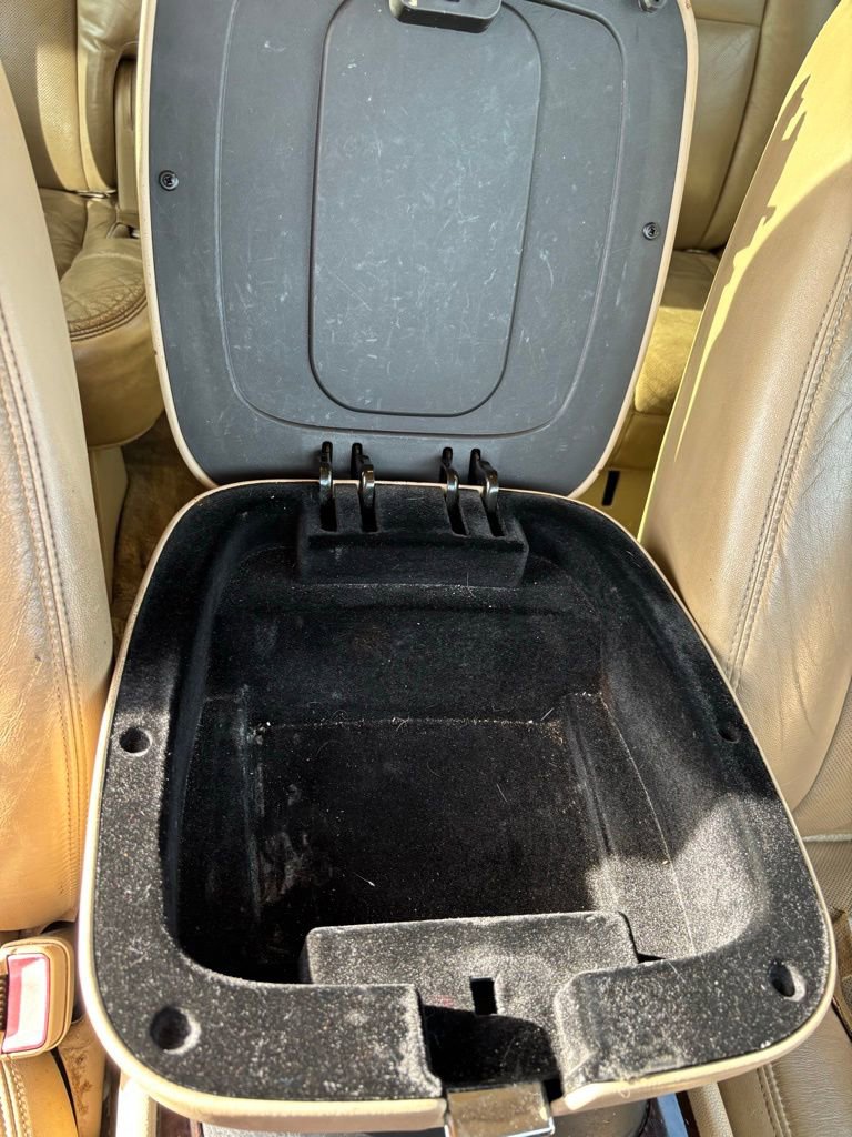 Used 2012 Cadillac Escalade ESV Luxury image 19