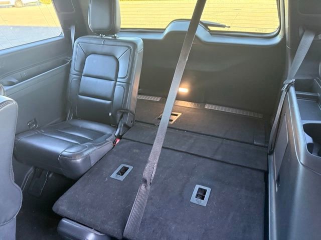 Used 2023 Lincoln Navigator Reserve image 16