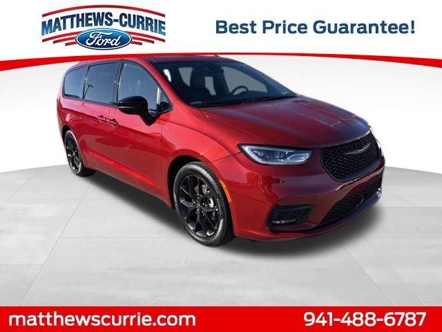 Used 2025 Chrysler Pacifica Limited video 1