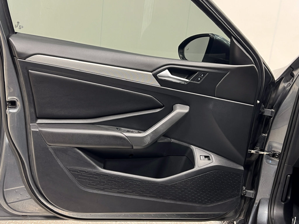 Used 2019 Volkswagen Jetta SE FWD image 14
