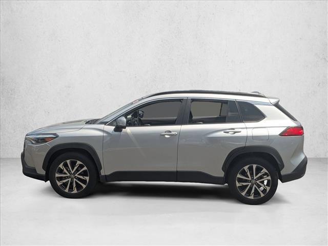 Used 2022 Toyota Corolla Cross XLE image 9