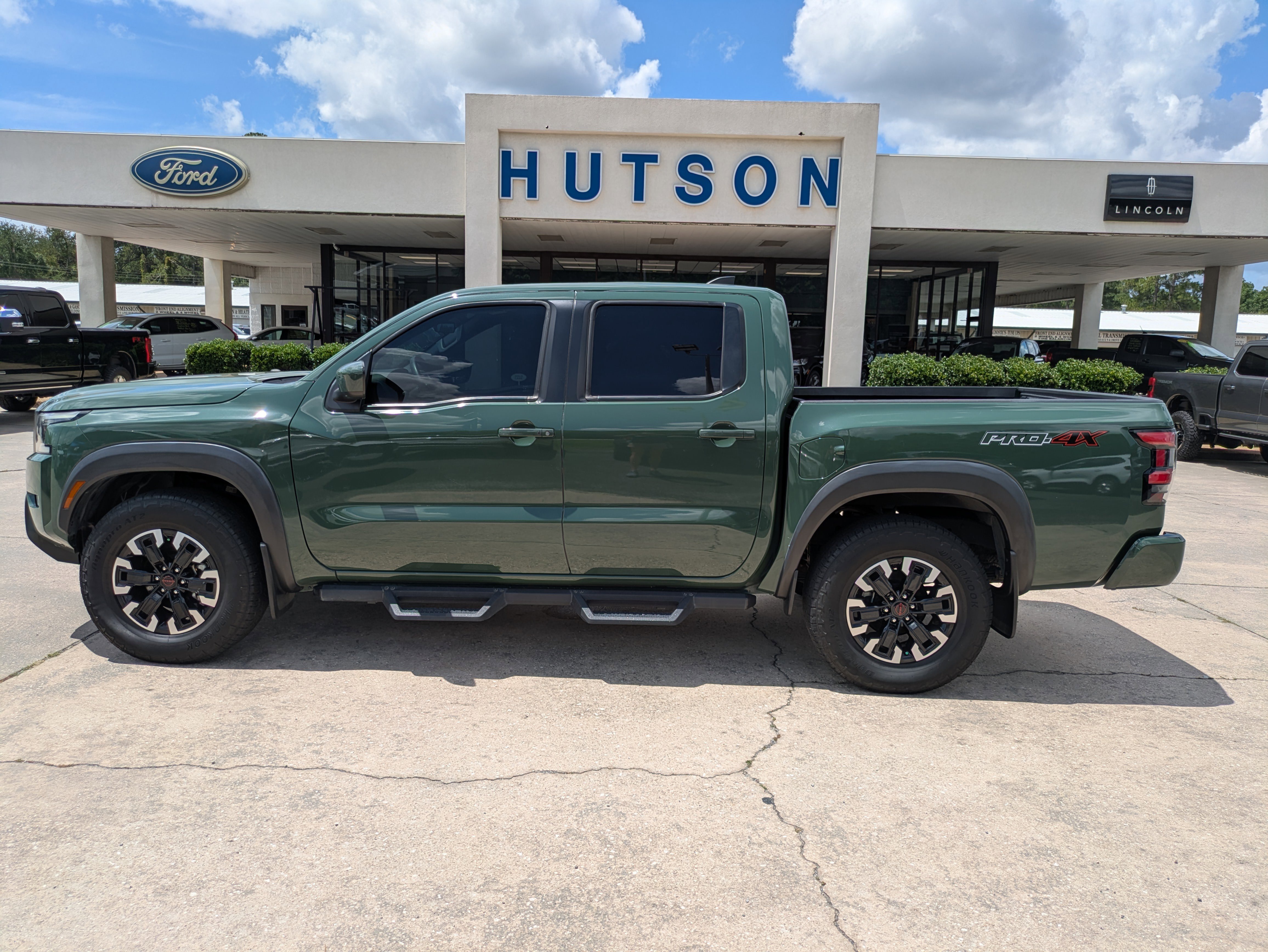 Used 2022 Nissan Frontier PRO-4X w/ Technology Package image 1