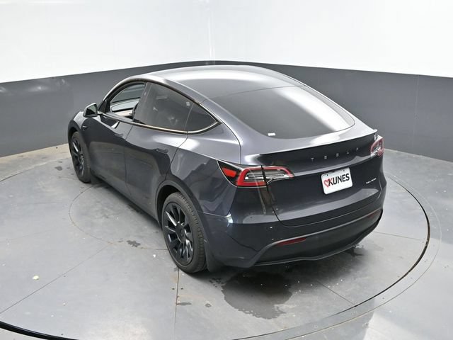 Used 2024 Tesla Model Y Long Range AWD/4WD image 35