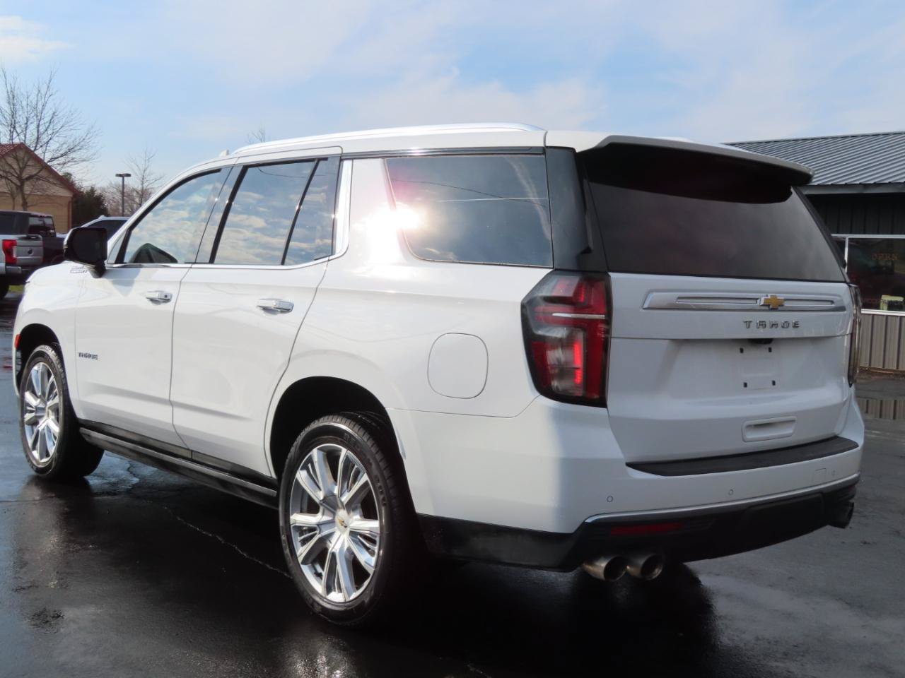 Used 2021 Chevrolet Tahoe High Country w/ Premium Package AWD/4WD image 4