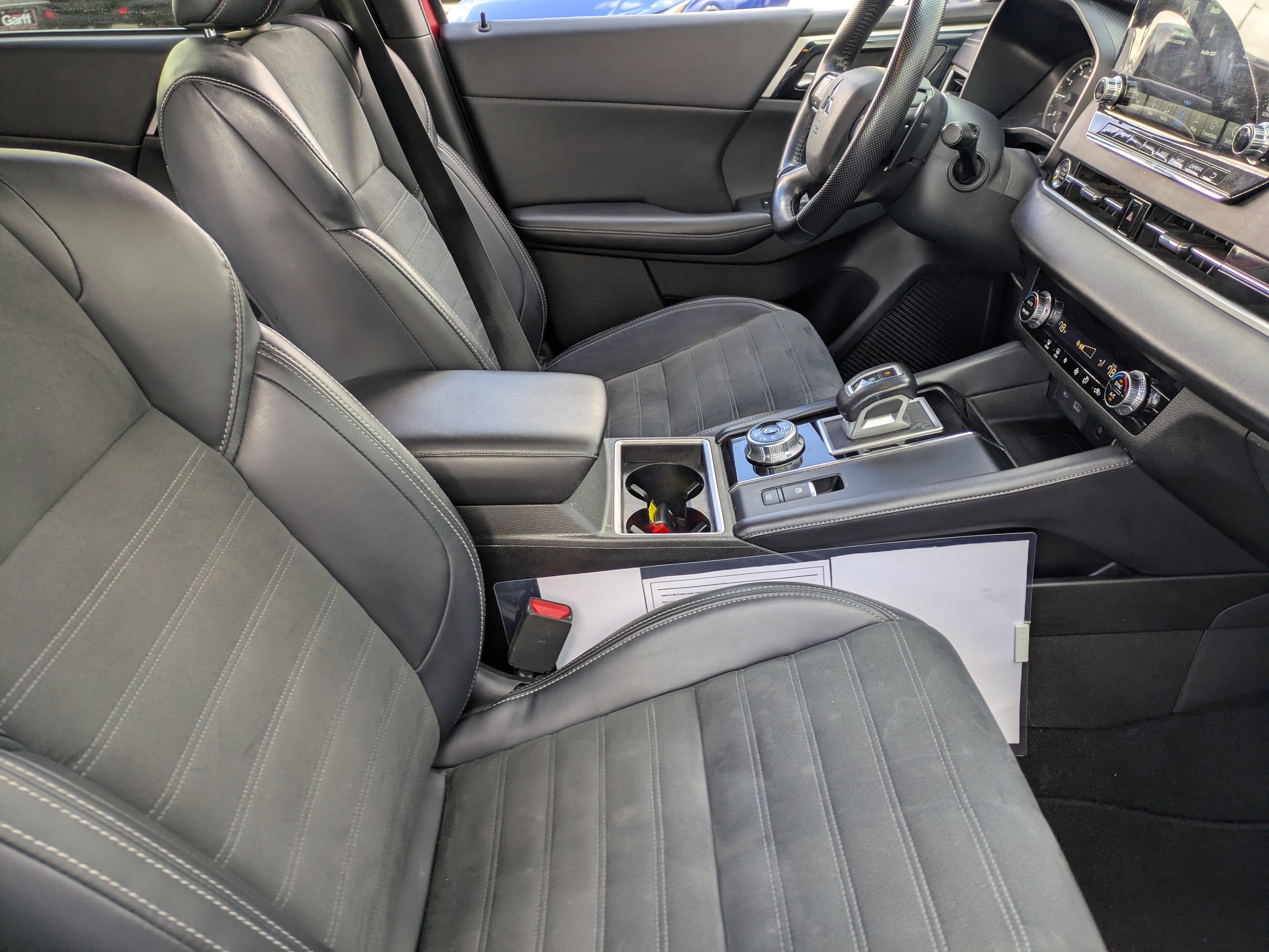 Used 2024 Mitsubishi Outlander SE image 12