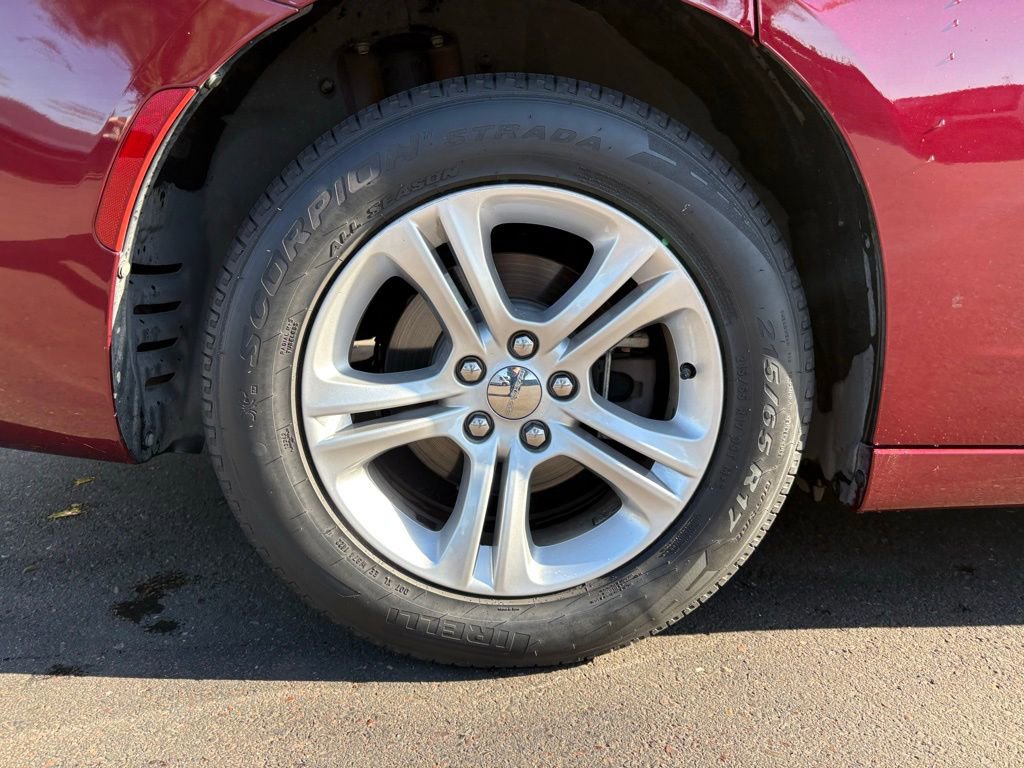 Used 2019 Dodge Charger SXT image 6