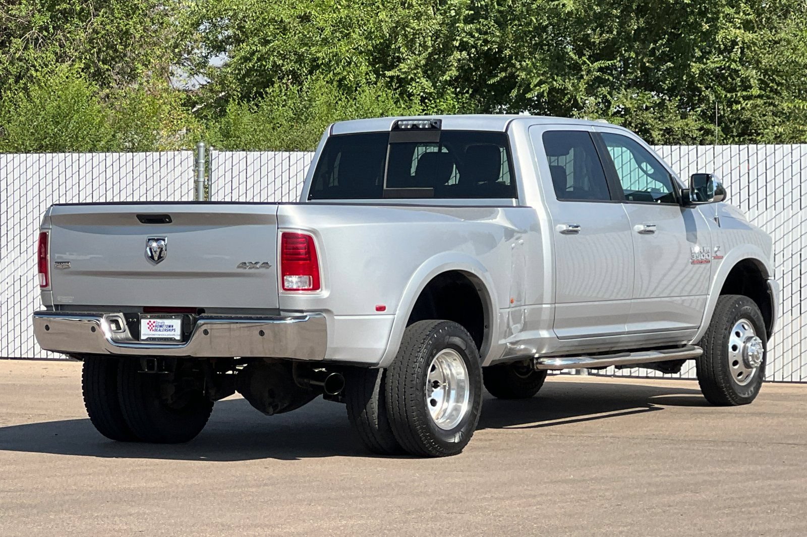 Used 2014 RAM 3500 Laramie w/ Cold Weather Group AWD/4WD image 4