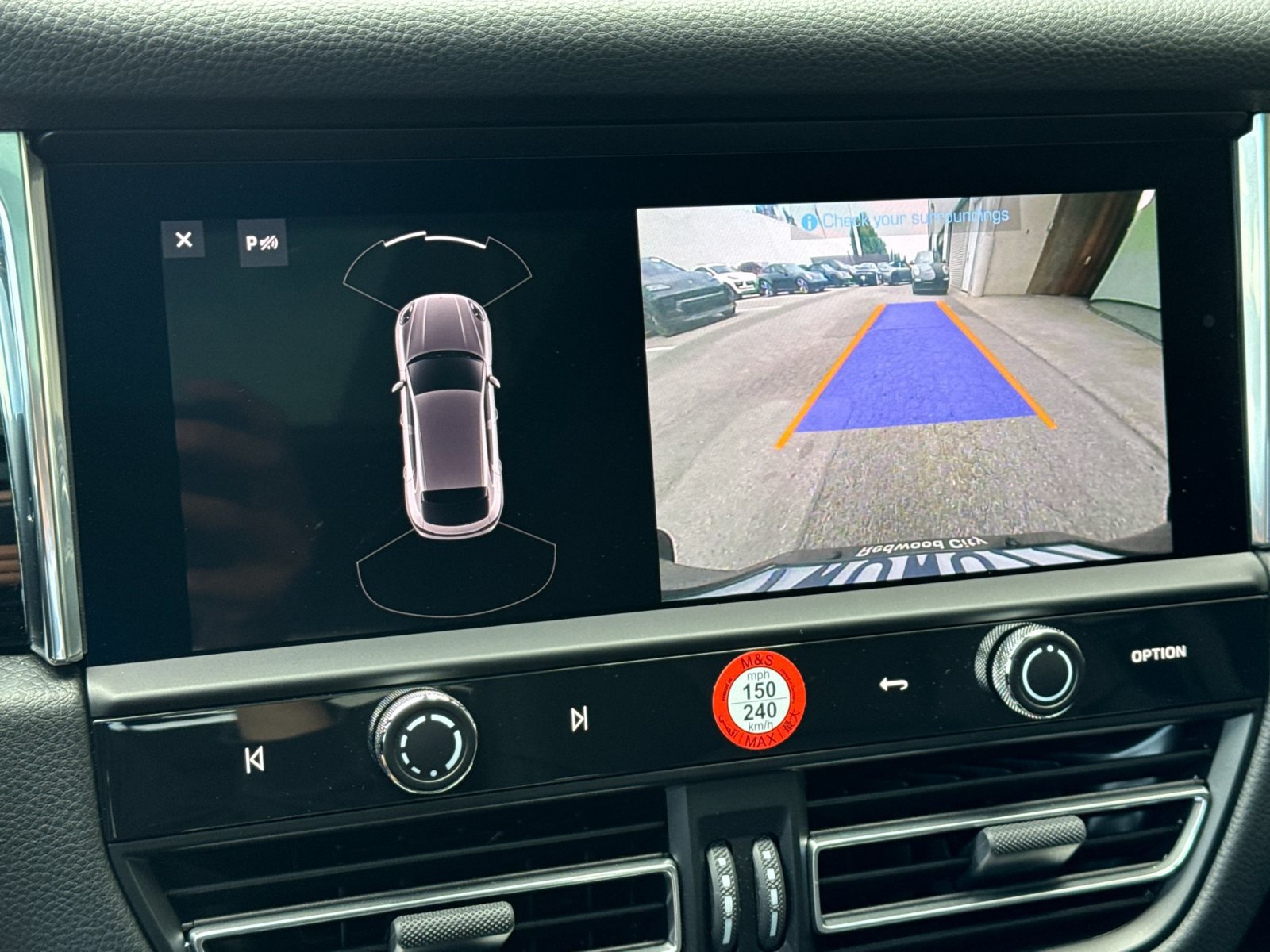 Certified 2026 Porsche Macan AWD/4WD image 23