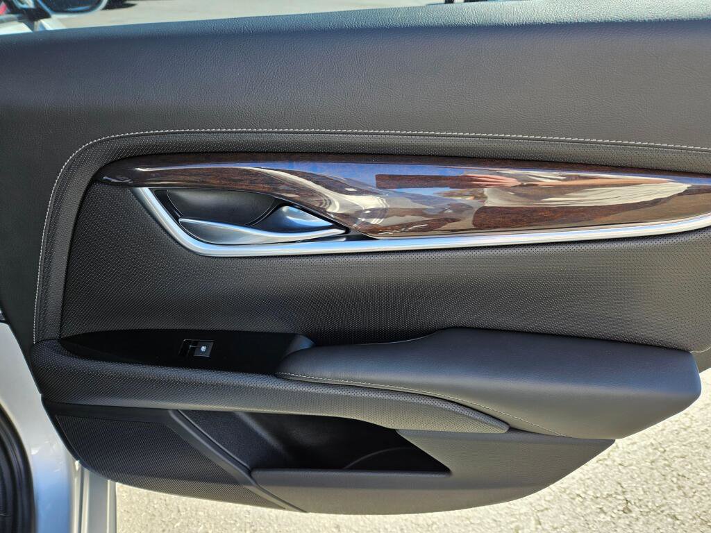 Used 2017 Cadillac XTS Luxury image 16