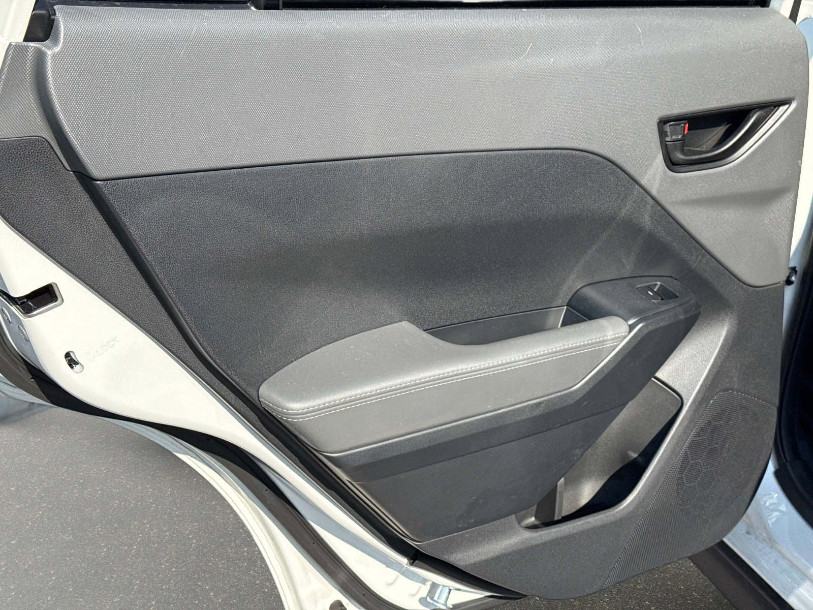 Used 2025 Subaru Crosstrek 2.0i Premium w/ Popular Package #4 image 13