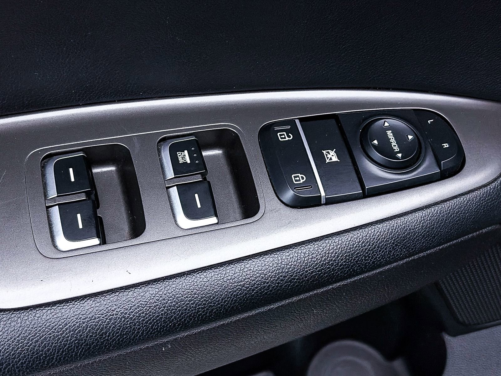 Used 2019 Kia Optima LX image 16