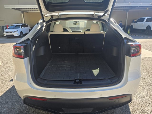 Used 2021 Tesla Model Y Long Range image 7