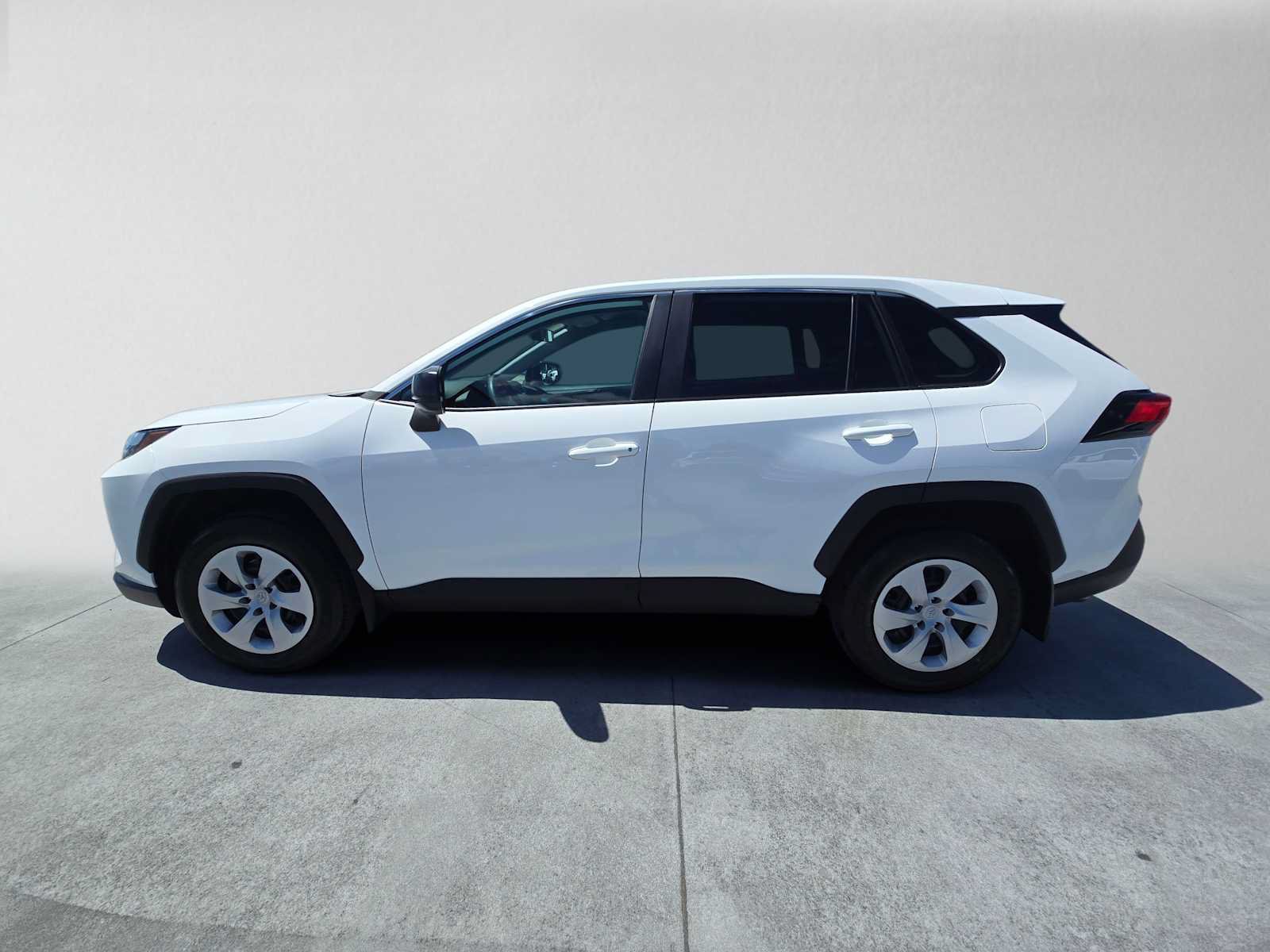 Used 2025 Toyota RAV4 LE AWD/4WD image 6
