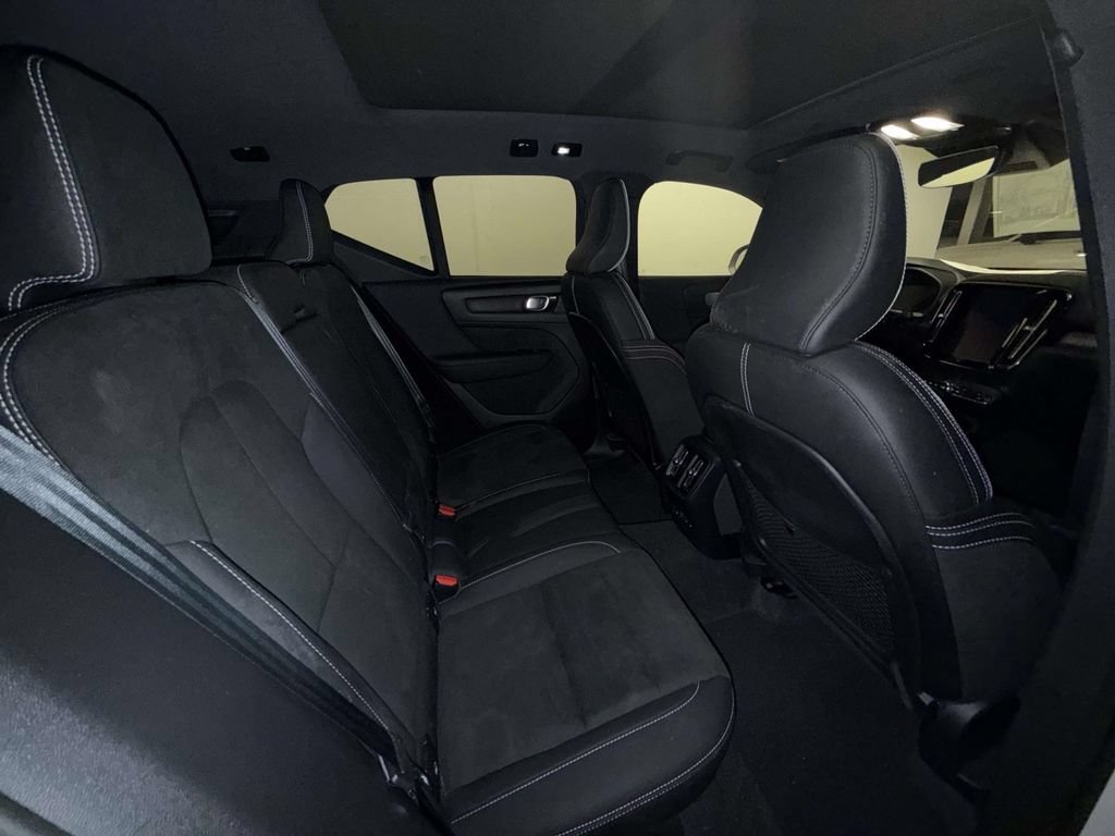 Used 2023 Volvo XC40 Recharge Ultimate AWD/4WD image 6