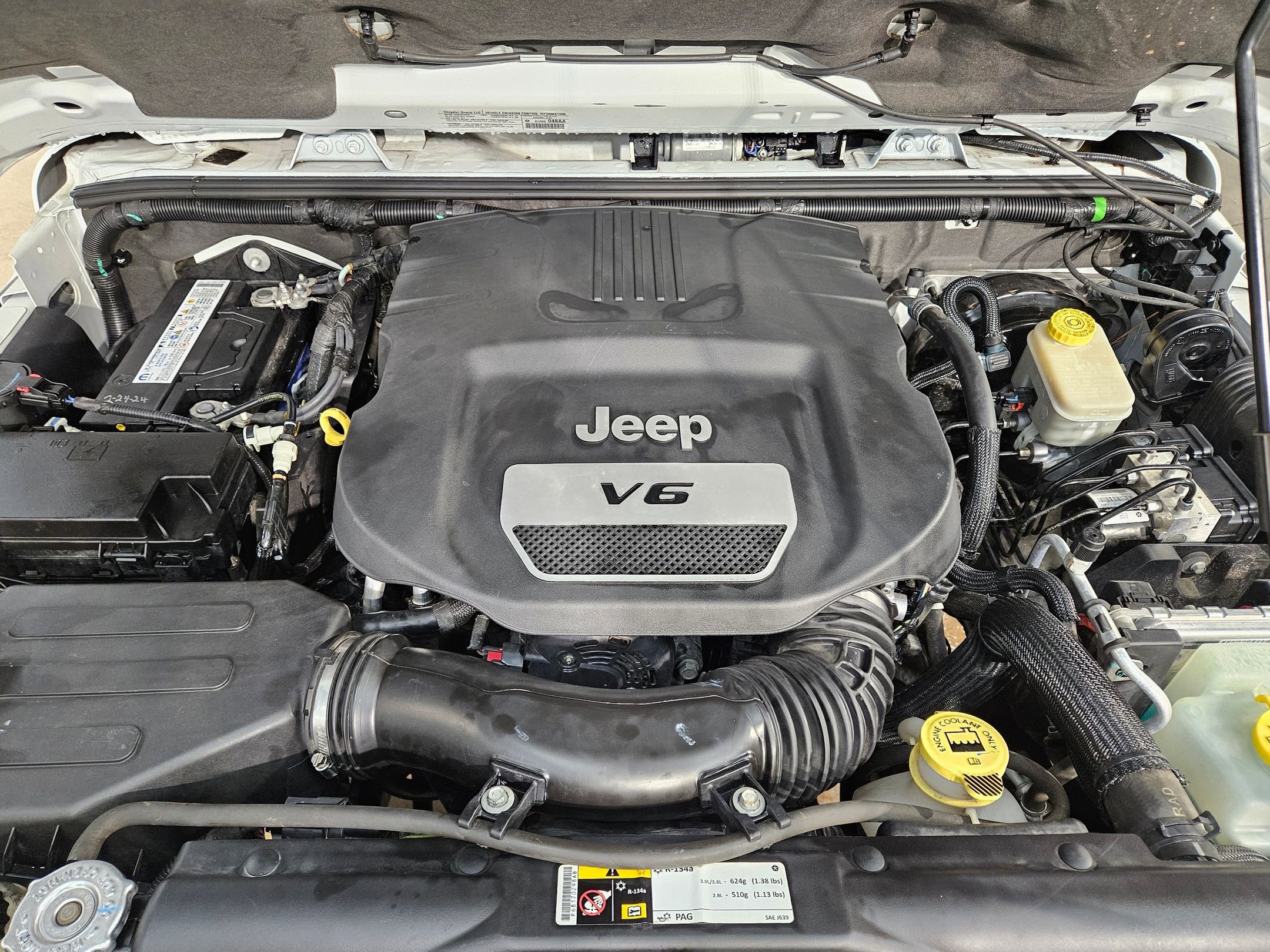 Used 2014 Jeep Wrangler Sahara w/ Connectivity Group AWD/4WD image 19