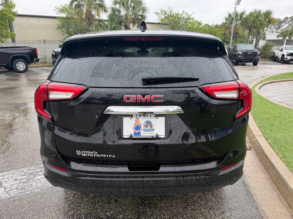 Used 2024 GMC Terrain SLE image 5