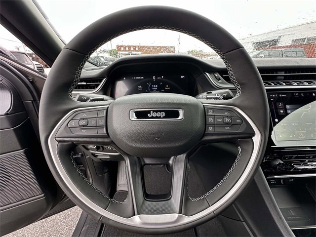 New 2025 Jeep Grand Cherokee Altitude image 23