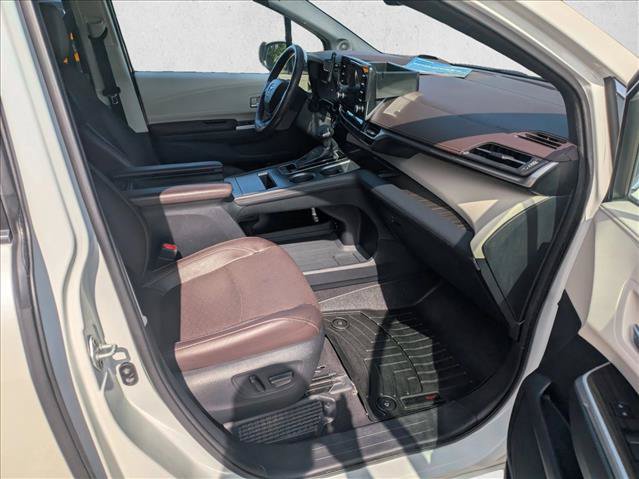 Used 2021 Toyota Sienna Platinum FWD image 19