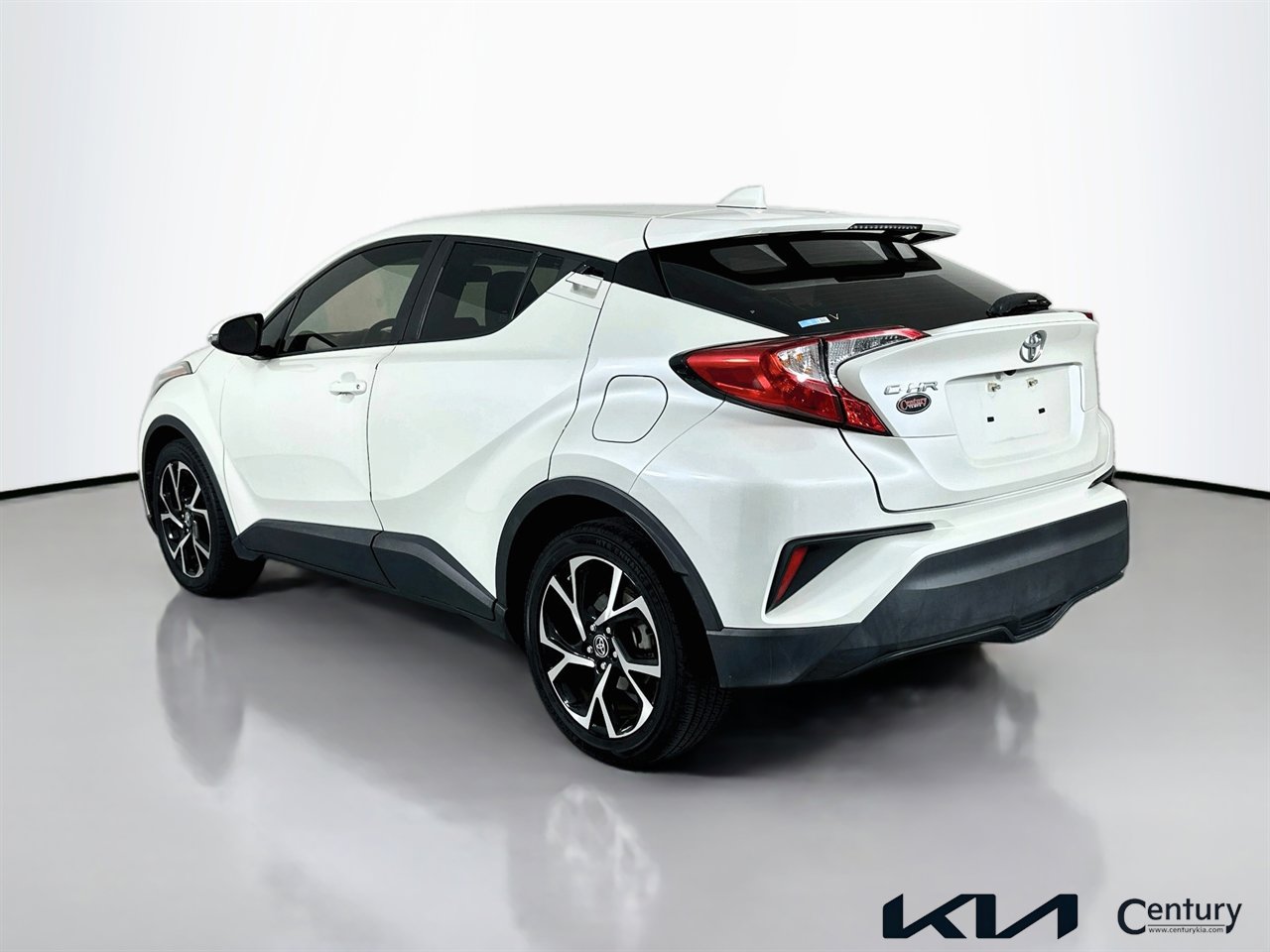 Used 2020 Toyota C-HR XLE image 7