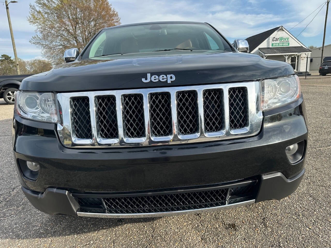 Used 2013 Jeep Grand Cherokee Overland image 11