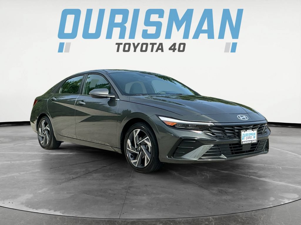 Used 2025 Hyundai Elantra Limited