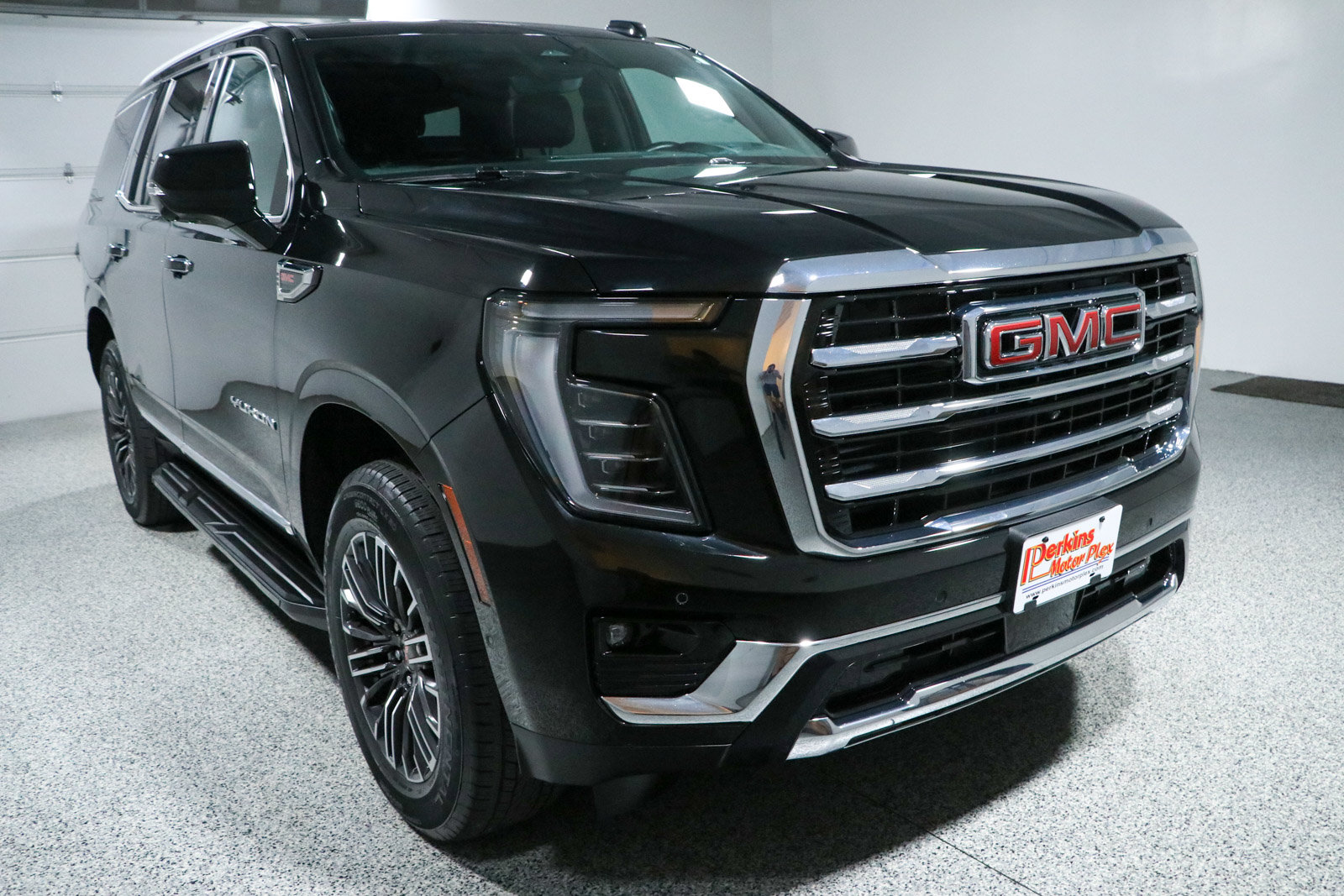 Used 2025 GMC Yukon Elevation w/ LPO, Elevation Black Package AWD/4WD image 5