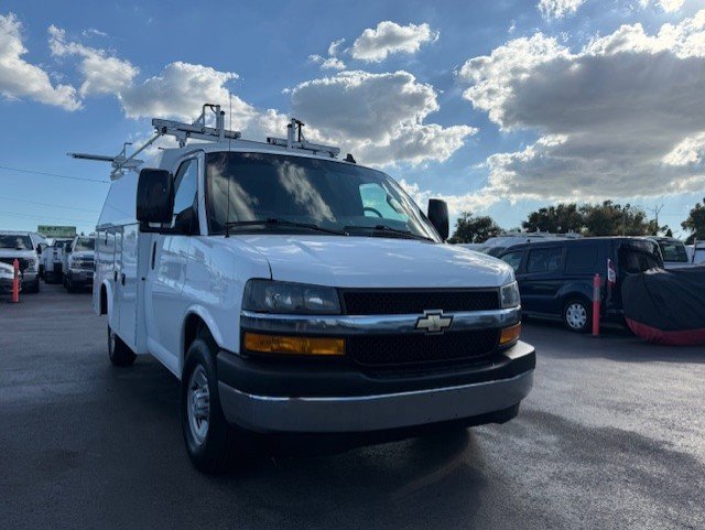 Used 2020 Chevrolet Express 3500 w/ Power Convenience Package image 4