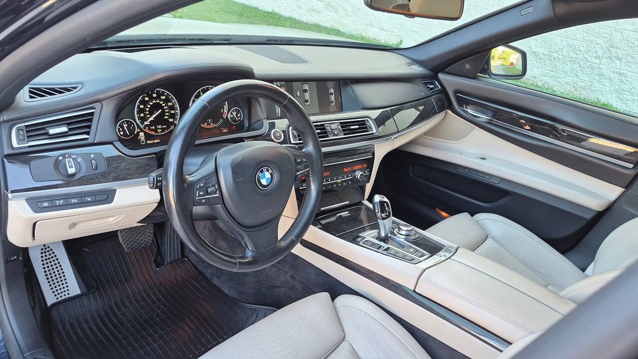 Used 2011 BMW 750Li xDrive AWD/4WD image 30