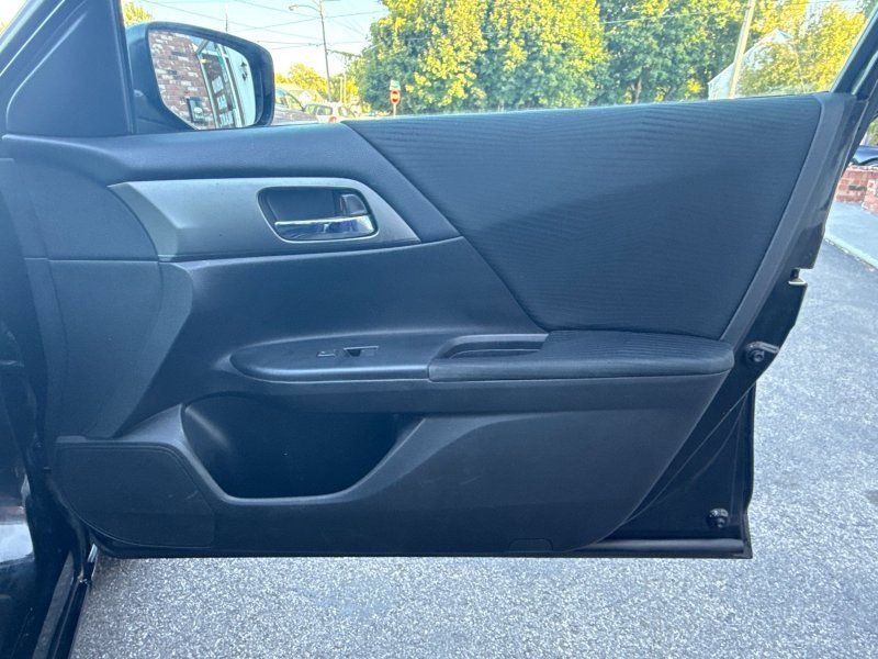 Used 2015 Honda Accord LX image 14