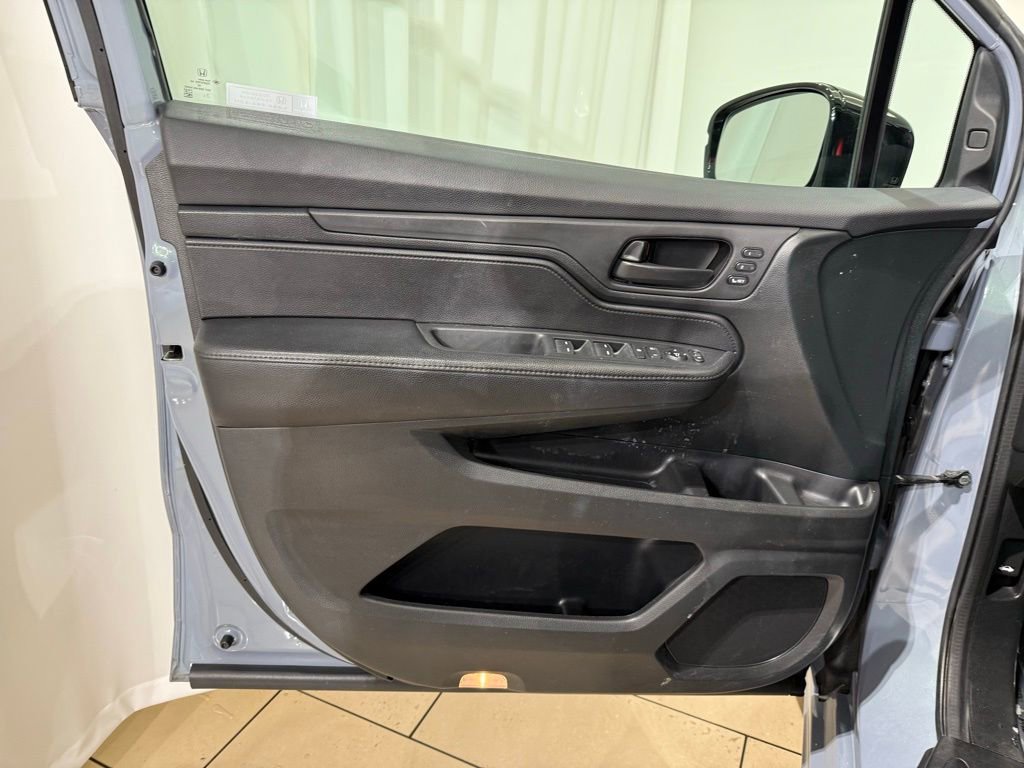 Used 2023 Honda Odyssey Sport image 15