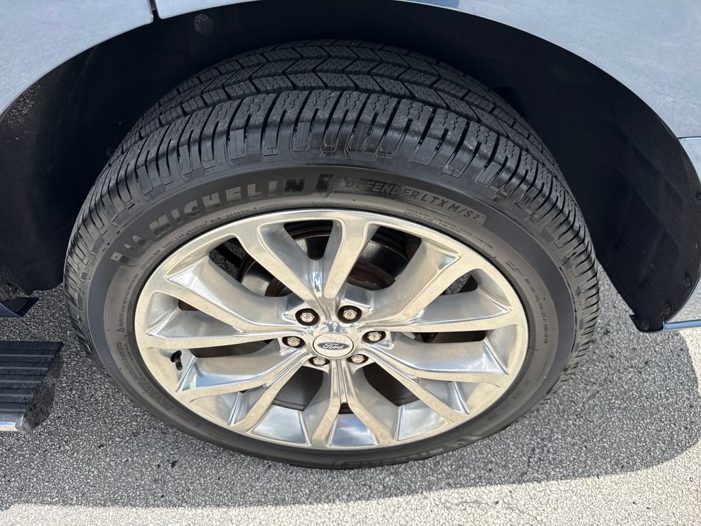 Used 2019 Ford Expedition Platinum AWD/4WD image 12